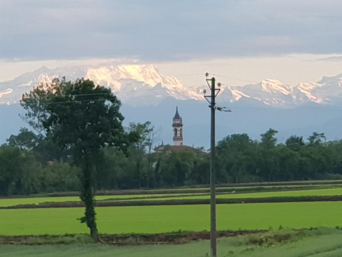 Az.Agr.Cascina Moretta Momo Екстериор снимка