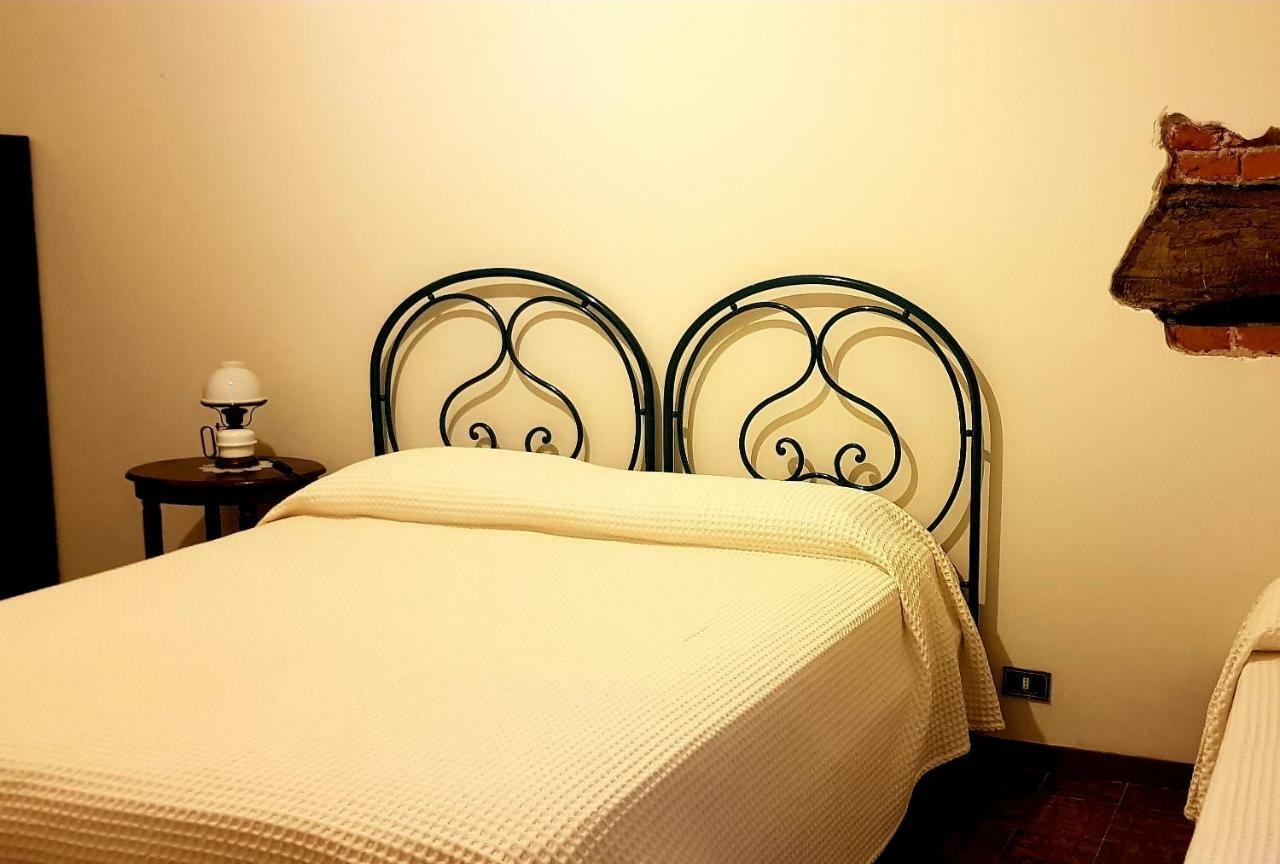Az.Agr.Cascina Moretta Momo Екстериор снимка
