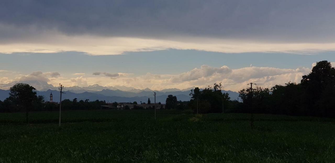 Az.Agr.Cascina Moretta Momo Екстериор снимка
